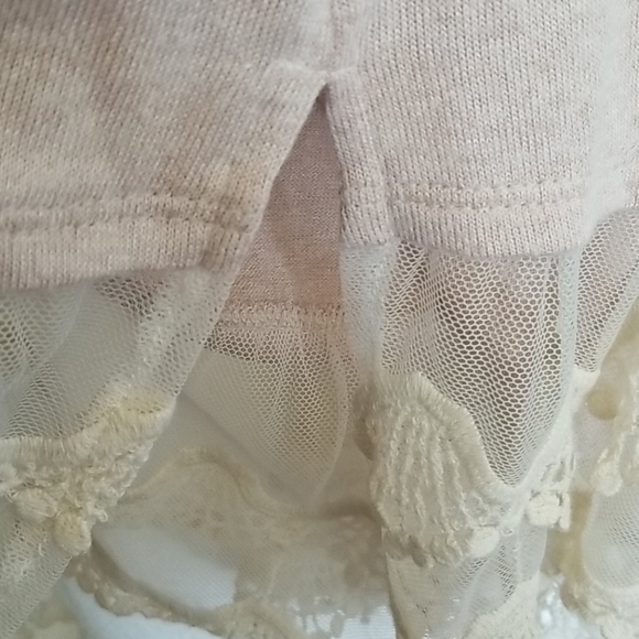 Wrangler Light Weight Sweater with Lace - Picture 11 of 11